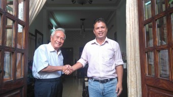 Bs Nguyễn Đan Quế (trái) và Ks Đỗ Nam Hải (phải). Ảnh: tác giả gửi tới.